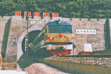 建成铁路隧道和公路隧道超五万公里 中国隧道 穿山越海